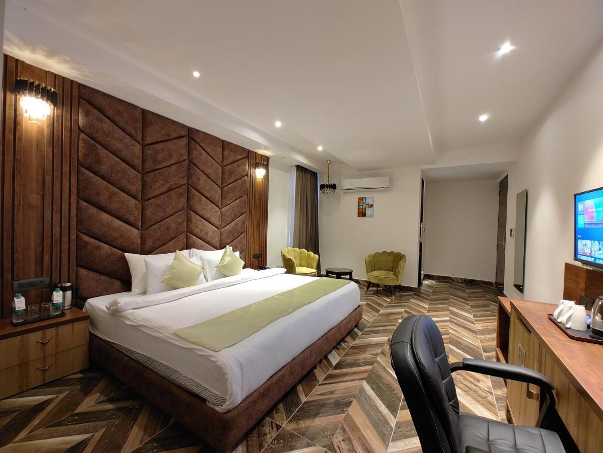 Grand Luxotica By Dls Hotels Dehradun Buitenkant foto