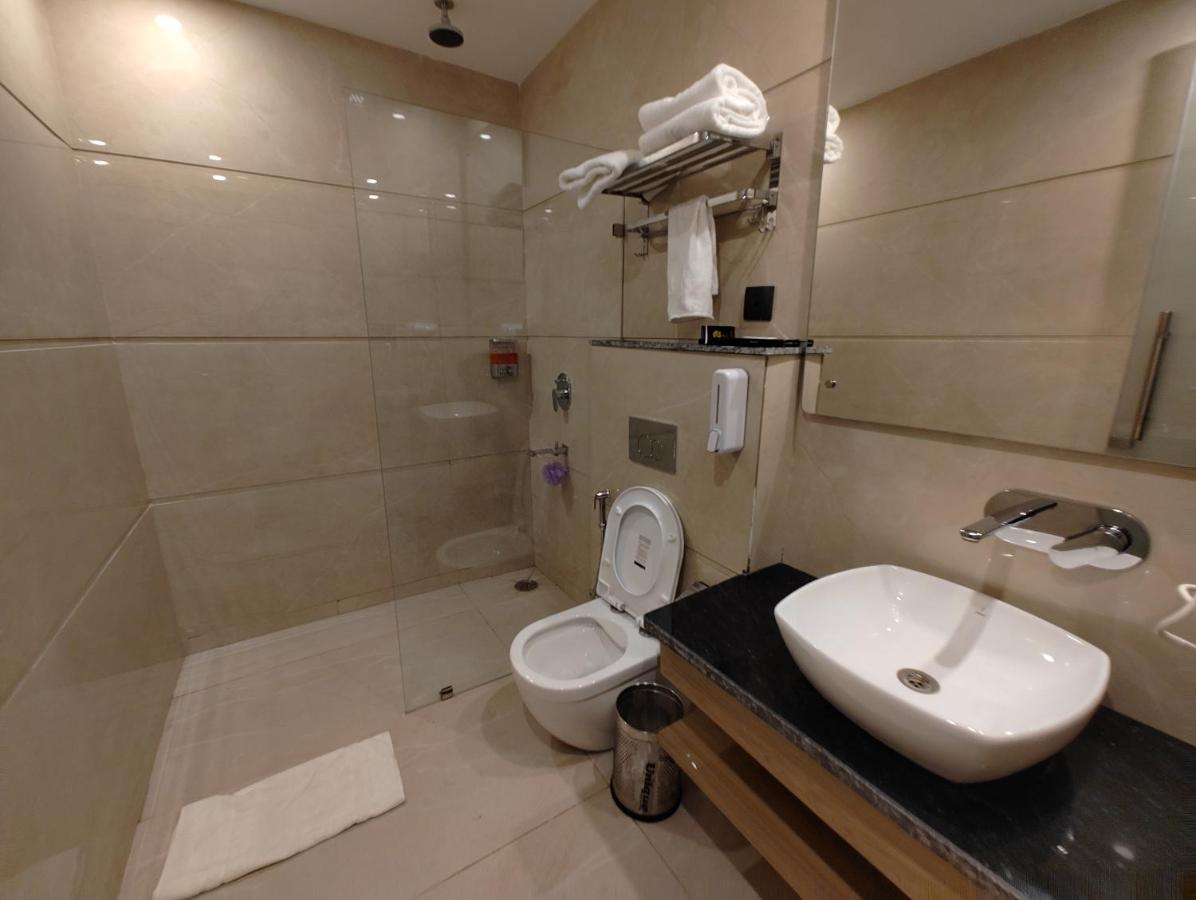 Grand Luxotica By Dls Hotels Dehradun Buitenkant foto