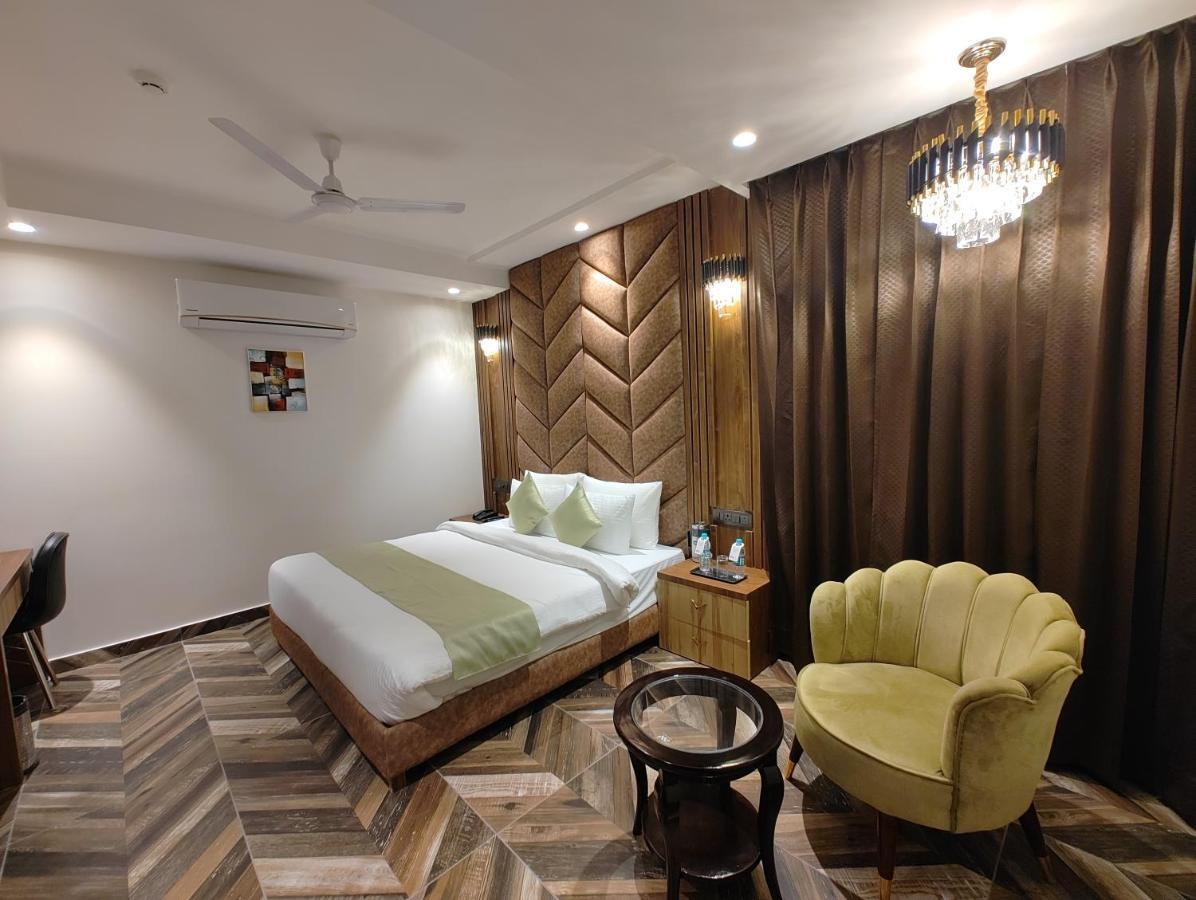 Grand Luxotica By Dls Hotels Dehradun Buitenkant foto