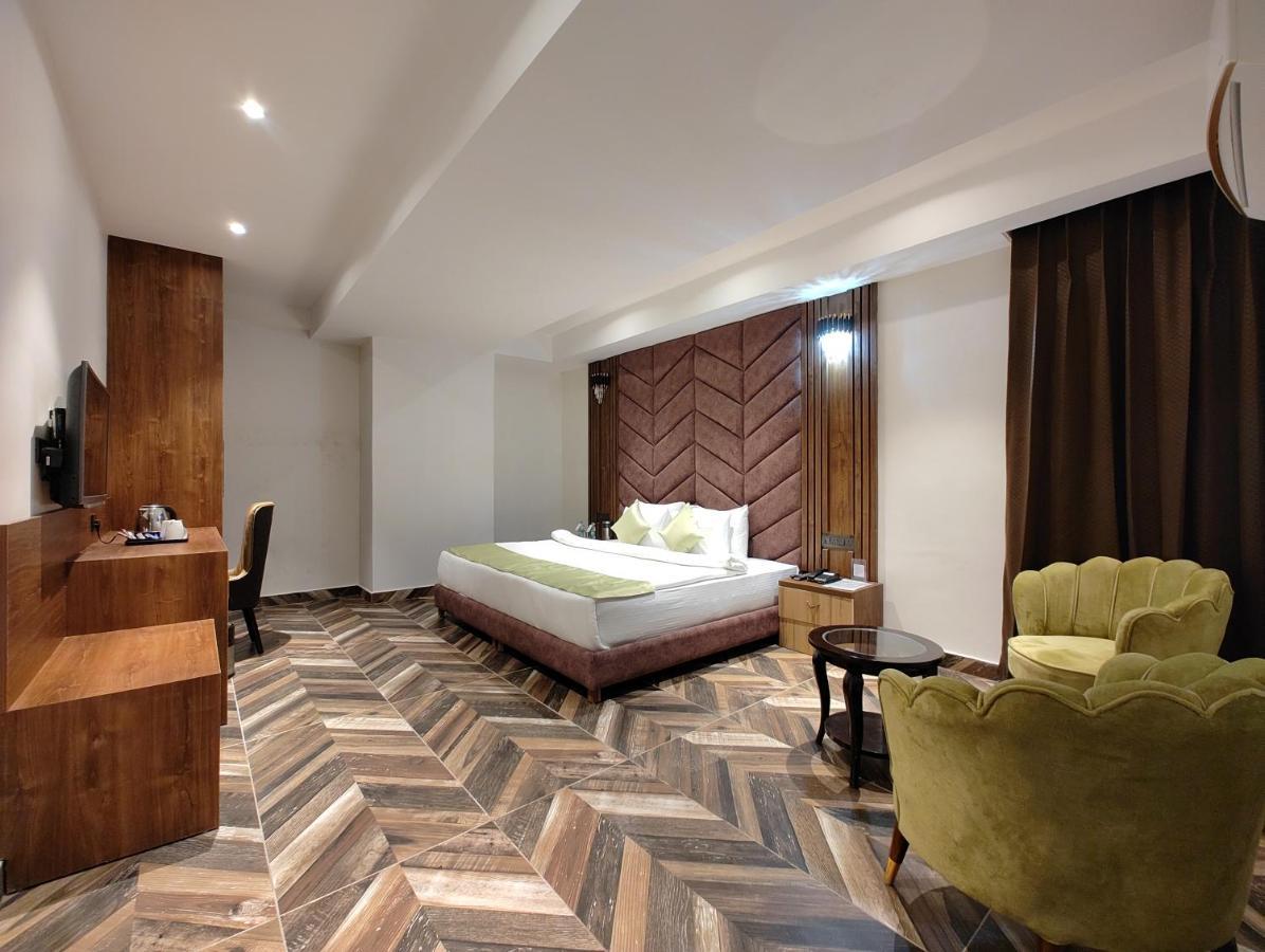 Grand Luxotica By Dls Hotels Dehradun Buitenkant foto