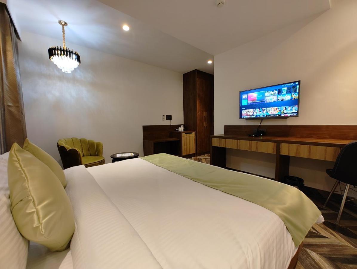 Grand Luxotica By Dls Hotels Dehradun Buitenkant foto