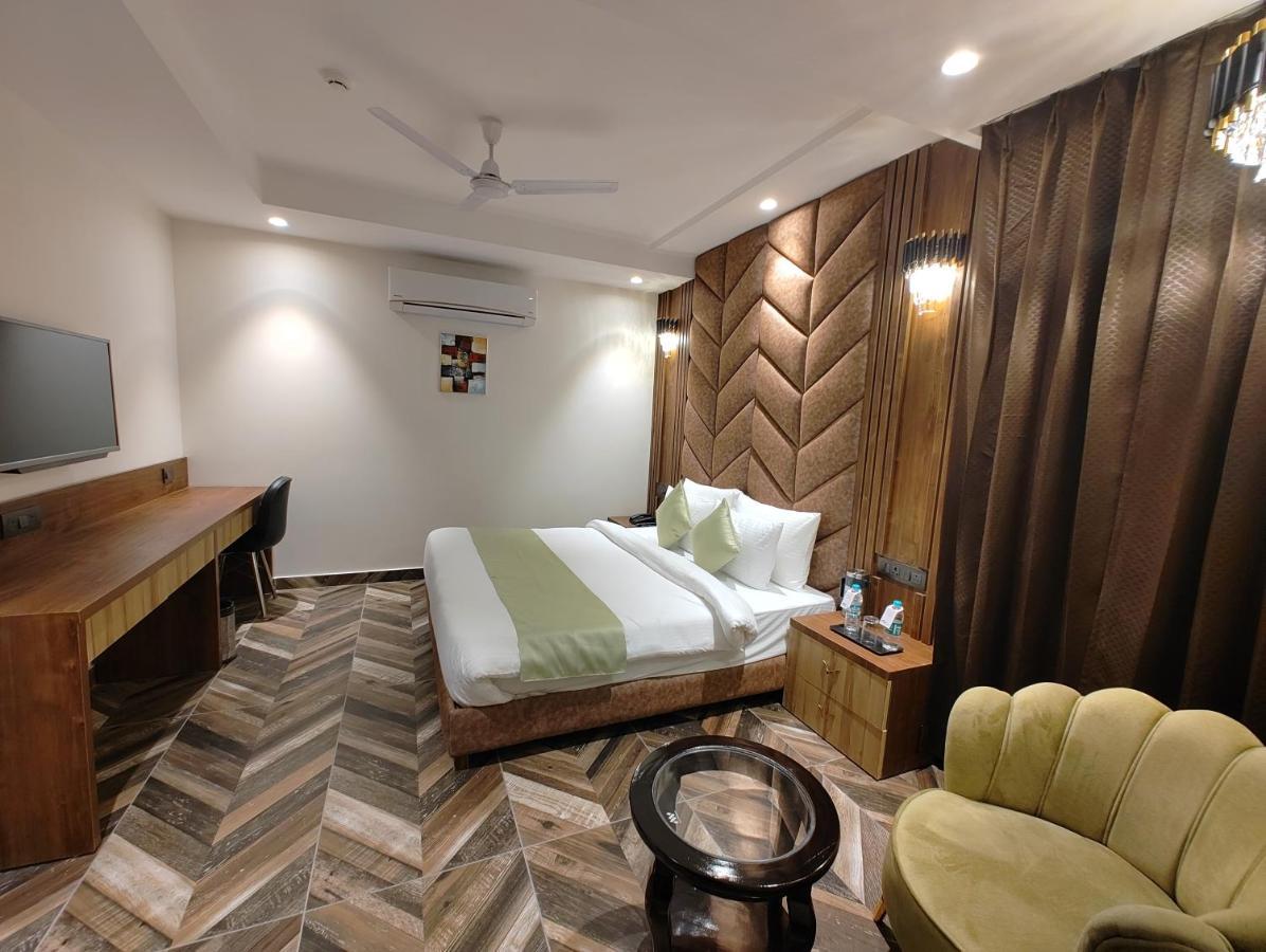 Grand Luxotica By Dls Hotels Dehradun Buitenkant foto