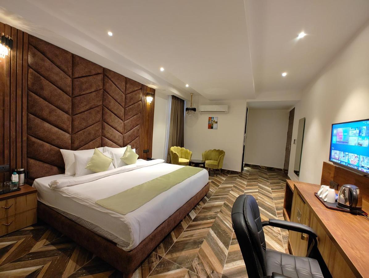 Grand Luxotica By Dls Hotels Dehradun Buitenkant foto