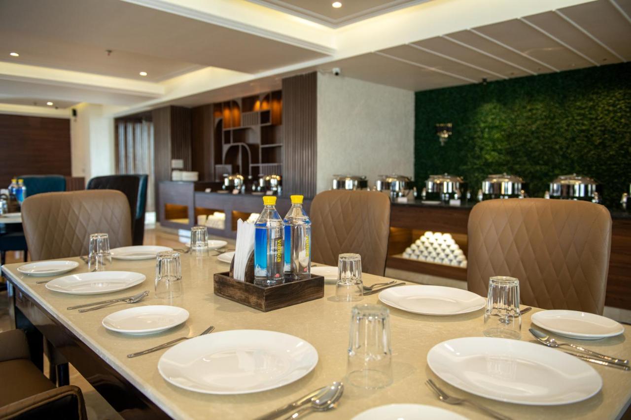 Grand Luxotica By Dls Hotels Dehradun Buitenkant foto