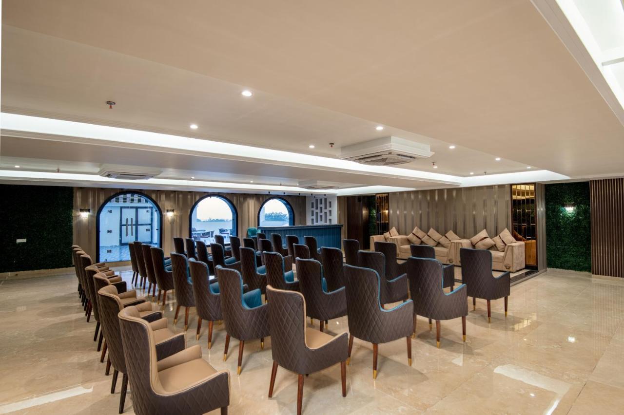 Grand Luxotica By Dls Hotels Dehradun Buitenkant foto